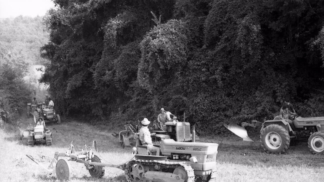 Un contadino ed il suo trattore contro le scorie radioattive